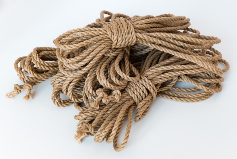 Ručně stáčený jutový provaz - 6mm opracovaný Ručně stáčený jutový provaz - 6mm opracovaný