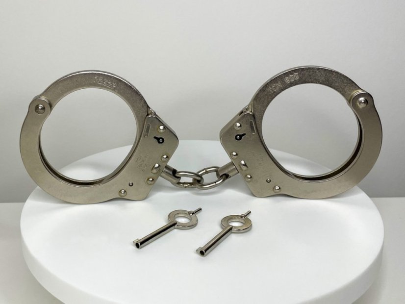 Kovová pouta Kovová pouta